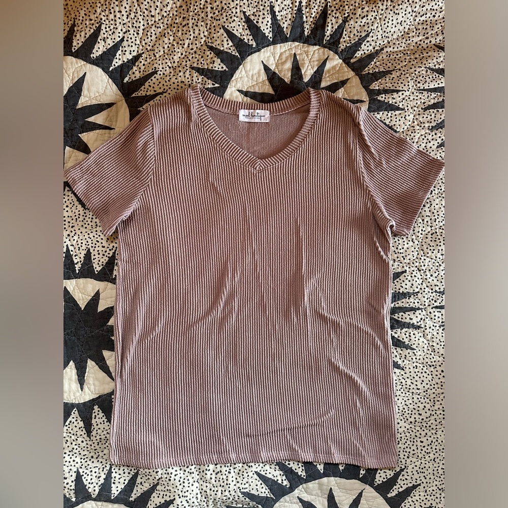Mod Boutique | Textured Blush Pink V-Neck